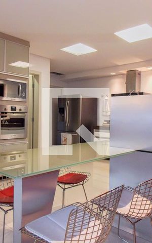 Casa de condomínio à venda com 723m², 5 quartos e 4 vagas