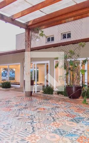 Casa de condomínio à venda com 723m², 5 quartos e 4 vagas