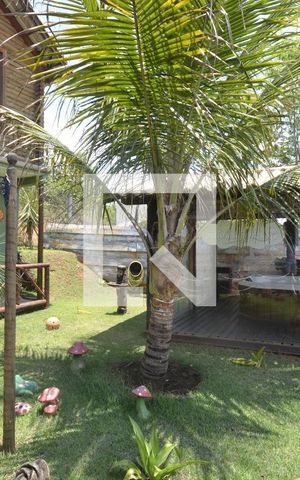 Casa de condomínio à venda com 480m², 9 quartos e 6 vagas