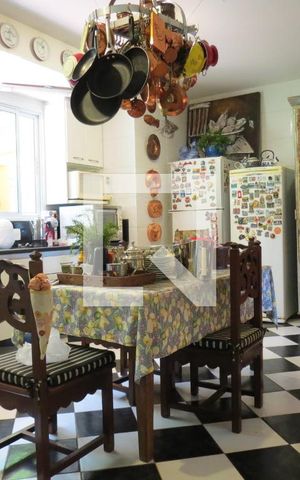 Casa à venda com 570m², 4 quartos e 6 vagas