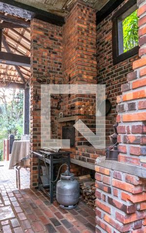 Casa de condomínio à venda com 475m², 5 quartos e 6 vagas