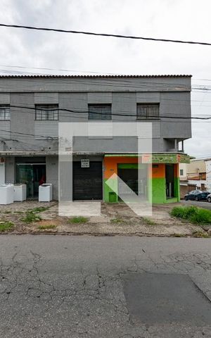 Casa à venda com 600m², 9 quartos e 1 vaga Casa à venda com 600m², 9 quartos e 1 vagaFachada