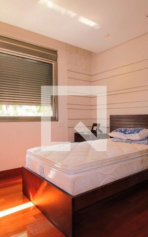 Casa de condomínio à venda com 463m², 4 quartos e 4 vagas