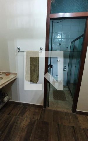 Casa de condomínio à venda com 250m², 3 quartos e 10 vagas