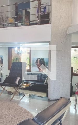 Casa à venda com 1000m², 5 quartos e 8 vagas