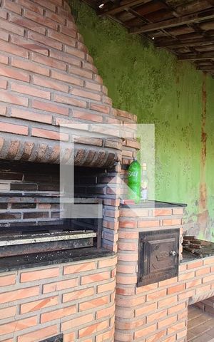 Casa para alugar com 320m², 4 quartos e 2 vagas