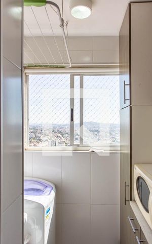 Apartamento à venda com 90m², 3 quartos e 2 vagas Apartamento à venda com 90m², 3 quartos e 2 vagasÁrea de Serviço