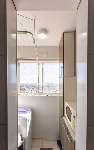 Apartamento à venda com 90m², 3 quartos e 2 vagas Apartamento à venda com 90m², 3 quartos e 2 vagasÁrea de Serviço