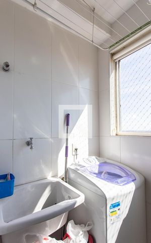 Apartamento à venda com 90m², 3 quartos e 2 vagas Apartamento à venda com 90m², 3 quartos e 2 vagasÁrea de Serviço