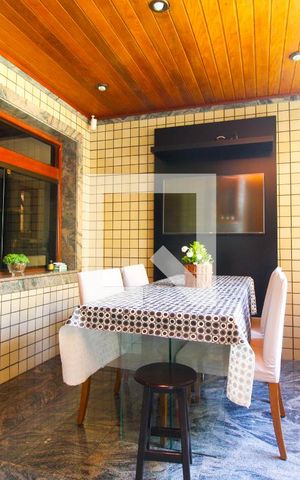 Casa à venda com 324m², 4 quartos e 4 vagas