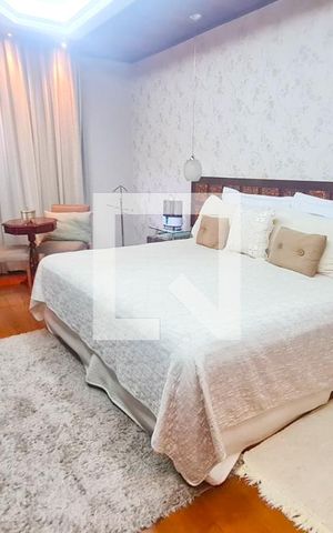 Casa à venda com 324m², 4 quartos e 4 vagas