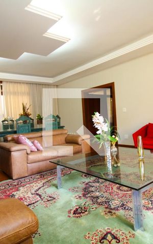 Casa à venda com 324m², 4 quartos e 4 vagas