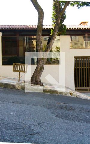 Casa à venda com 324m², 4 quartos e 4 vagas
