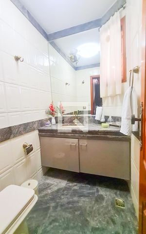 Casa à venda com 324m², 4 quartos e 4 vagas
