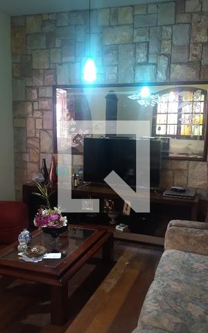 Casa à venda com 280m², 3 quartos e 3 vagas