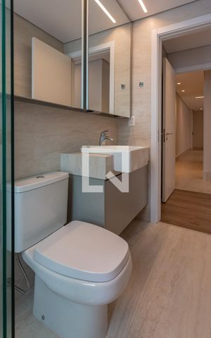 Apartamento à venda com 63m², 2 quartos e 2 vagas Apartamento à venda com 63m², 2 quartos e 2 vagasBanheiro da Suíte
