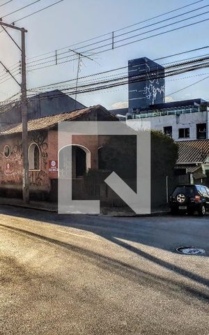 Casa à venda com 137m², 4 quartos e 2 vagas