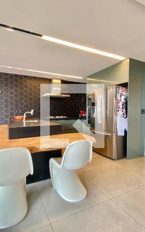 Casa de condomínio à venda com 494m², 4 quartos e 5 vagas