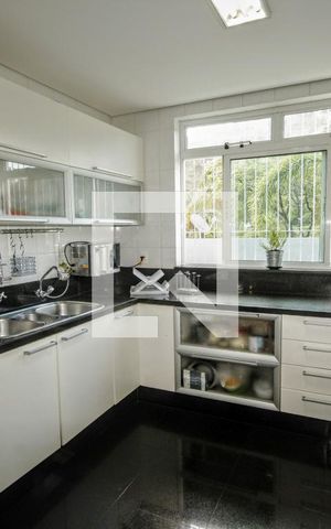 Casa à venda com 412m², 4 quartos e 2 vagas
