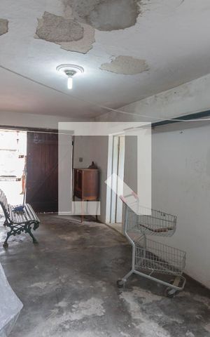 Casa à venda com 360m², 2 quartos e 4 vagas Casa à venda com 360m², 2 quartos e 4 vagasDepósito