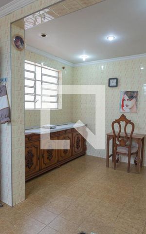 Casa à venda com 360m², 2 quartos e 4 vagas Casa à venda com 360m², 2 quartos e 4 vagasCozinha