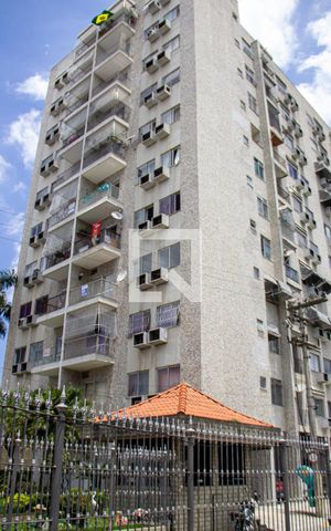 Apartamento para alugar com 55m², 2 quartos e 1 vagaFachada do bloco
