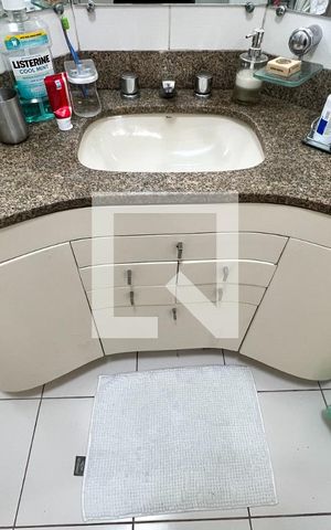 Apartamento à venda com 130m², 4 quartos e 2 vagasBanheiro do Quarto 1