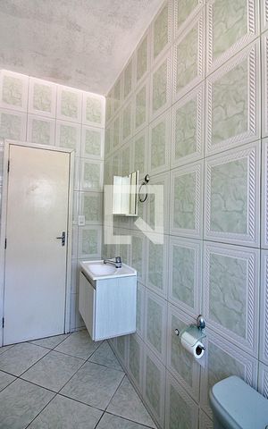 Casa para alugar com 140m², 2 quartos e 2 vagasBanheiro Social
