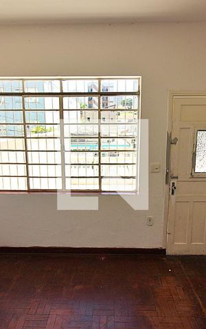 Casa para alugar com 140m², 2 quartos e 2 vagasSala 
