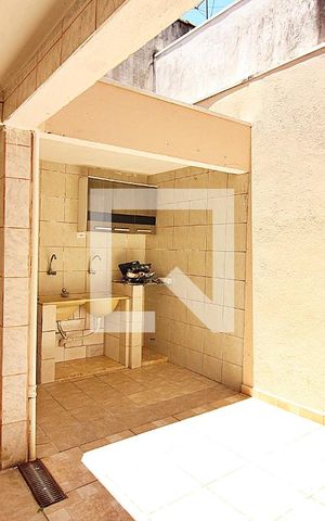 Casa para alugar com 140m², 2 quartos e 2 vagasLavanderia