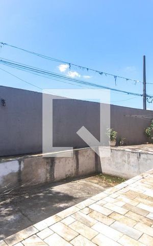 Casa à venda com 280m², 3 quartos e 5 vagas Casa à venda com 280m², 3 quartos e 5 vagasPiscina