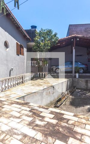 Casa à venda com 280m², 3 quartos e 5 vagas Casa à venda com 280m², 3 quartos e 5 vagasPiscina