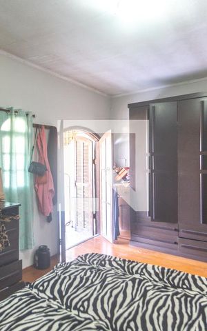 Casa à venda com 280m², 3 quartos e 5 vagas Casa à venda com 280m², 3 quartos e 5 vagasSuíte 2