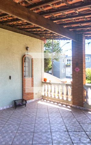 Casa à venda com 280m², 3 quartos e 5 vagas Casa à venda com 280m², 3 quartos e 5 vagasVaranda suíte 2