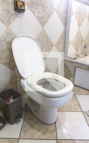 Casa à venda com 280m², 3 quartos e 5 vagas Casa à venda com 280m², 3 quartos e 5 vagasVaso
