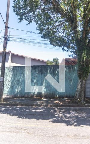 Casa à venda com 280m², 3 quartos e 5 vagas Casa à venda com 280m², 3 quartos e 5 vagasFachada