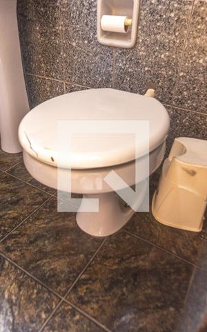 Casa à venda com 280m², 3 quartos e 5 vagas Casa à venda com 280m², 3 quartos e 5 vagasVaso