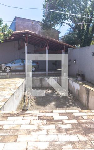 Casa à venda com 280m², 3 quartos e 5 vagas Casa à venda com 280m², 3 quartos e 5 vagasPiscina