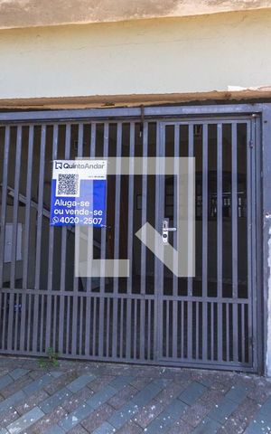 Casa à venda com 280m², 3 quartos e 5 vagas Casa à venda com 280m², 3 quartos e 5 vagasFachada