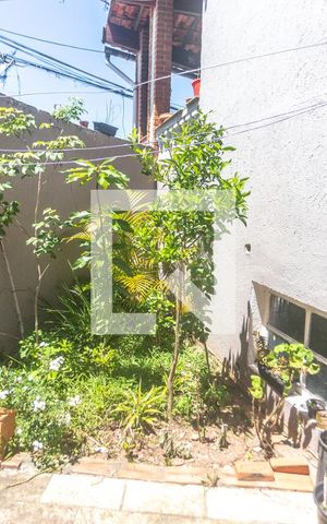 Casa à venda com 280m², 3 quartos e 5 vagas Casa à venda com 280m², 3 quartos e 5 vagasPiscina