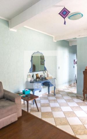 Casa à venda com 280m², 3 quartos e 5 vagas Casa à venda com 280m², 3 quartos e 5 vagasSala de estar