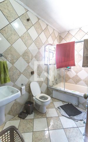 Casa à venda com 280m², 3 quartos e 5 vagas Casa à venda com 280m², 3 quartos e 5 vagasBanheiro suíte 2
