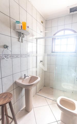 Casa à venda com 280m², 3 quartos e 5 vagas Casa à venda com 280m², 3 quartos e 5 vagasBanheiro social