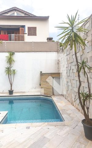 Casa para alugar com 386m², 3 quartos e 6 vagas Casa para alugar com 386m², 3 quartos e 6 vagasVista quarto de serviço