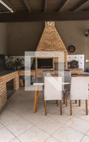 Casa para alugar com 386m², 3 quartos e 6 vagas Casa para alugar com 386m², 3 quartos e 6 vagasQuintal e churrasqueira