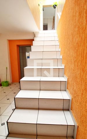 Casa à venda com 222m², 3 quartos e 2 vagasEscada