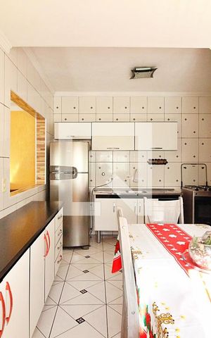 Casa à venda com 222m², 3 quartos e 2 vagasCozinha