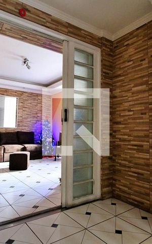 Casa à venda com 222m², 3 quartos e 2 vagasEntrada