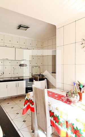 Casa à venda com 222m², 3 quartos e 2 vagasCozinha