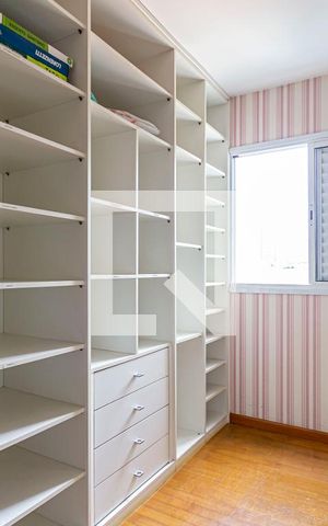 Apartamento para alugar com 87m², 2 quartos e 2 vagas Apartamento para alugar com 87m², 2 quartos e 2 vagasCloset da Suite